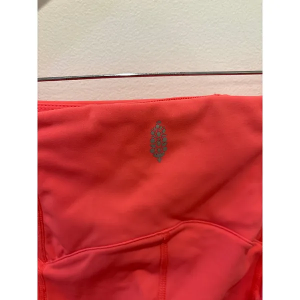 Free People Movement Genesis Scalloped Leggings‎ Size Medium - Image 5