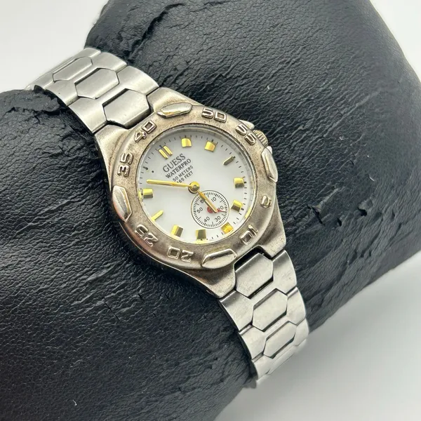 Vintage Guess Waterpro 50M Ladies Watch Silver Tone Hex Link Bracelet White Dial - Image 4