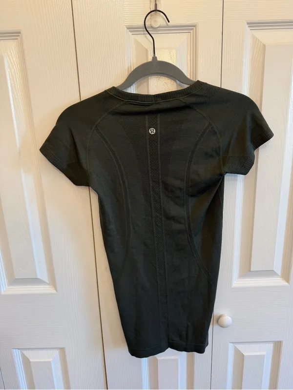 Lululemon Swiftly Tech Short Sleeve Crew Dark Olive Size 4 - Image 5