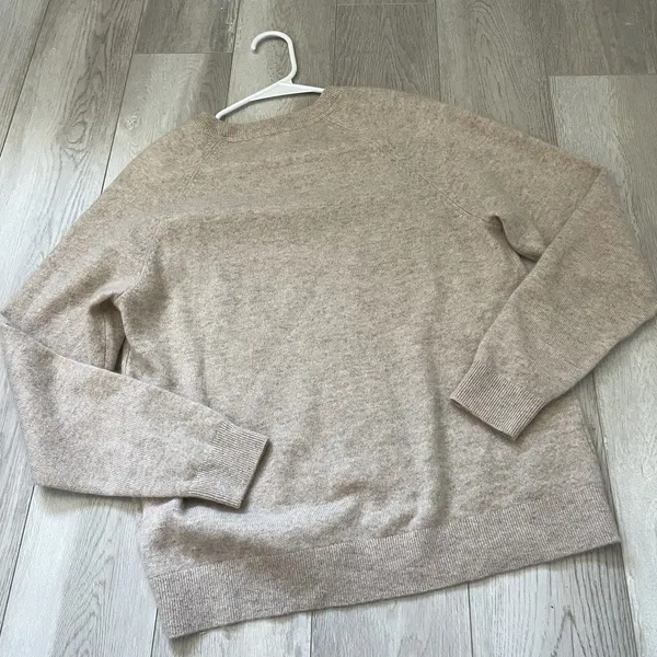 Garnet Hill Sweater cashmere v neck crew womens Tan (small) classic minimalist - Image 6