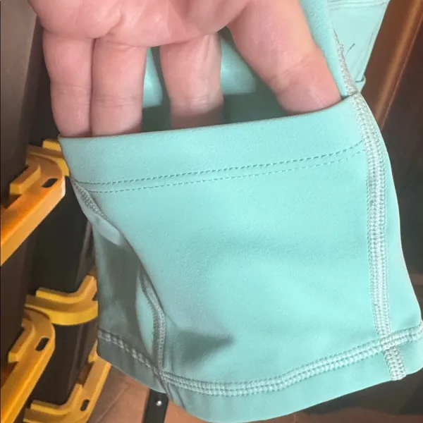 C9 by Champion Aqua Compression Shorts w/ Pockets 3” Inseam Size Medium - Image 4