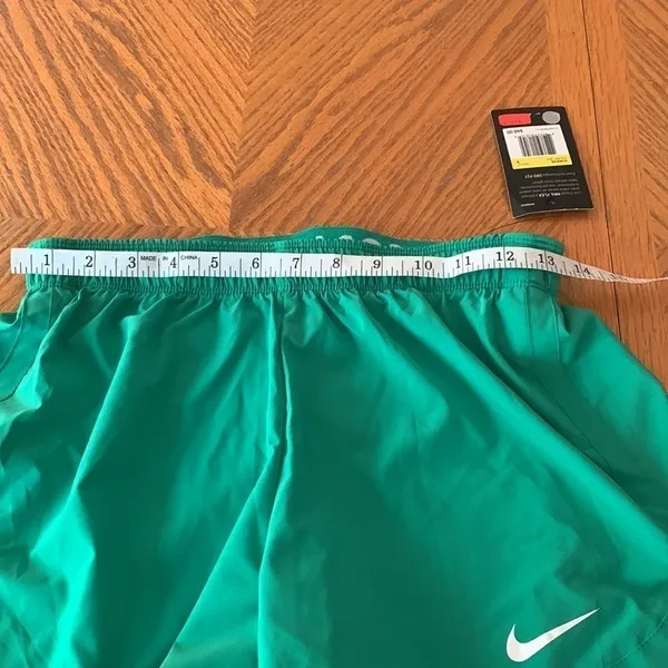 Nwt Nike workout shorts - Image 7