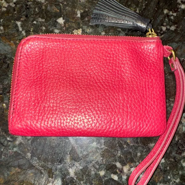 Fossil‎ Red Pebbled Leather Tara Zip Around Wristlet W/ Black Tassel Pull - Image 3
