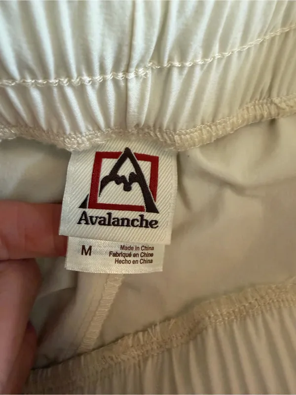 Avalanche Women’s Medium‎ Cream Hiking Shorts Nylon Stretch Pull On Outdoor - Image 6