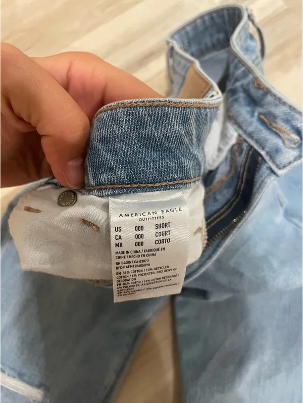 American Eagle Mom Jeans - Image 3