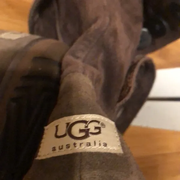 UGG Australia 3387 Lo Pro Button Fold Over Logo Boots Brown Sheepskin Size 6 - Image 6