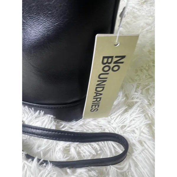 No Boundaries Moto Bucket Bag Black Convertible Crossbody Shoulder Purse NWT - Image 4