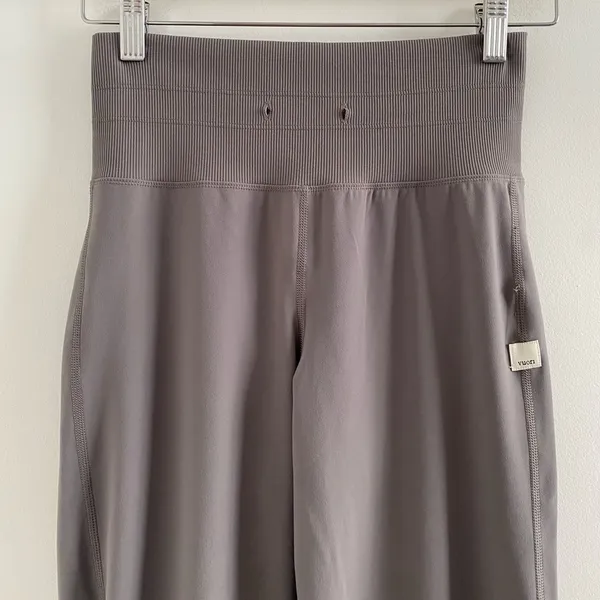 Vuori Women’s Grey Daily Joggers Size XS - Image 3