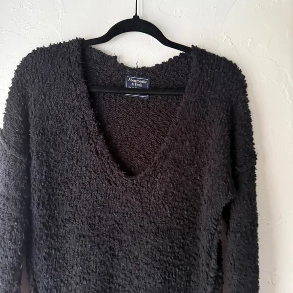 Abercrombie Fitch Popcorn V Neck Long Sleeve Sweater Black Women's Medium Preppy - Image 2