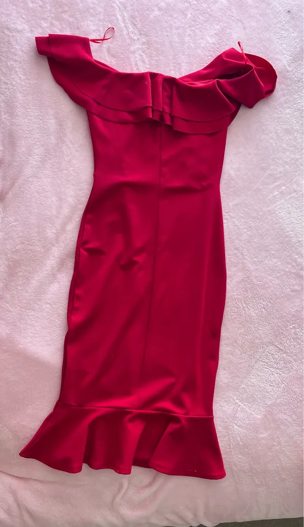 Quiz Off the shoulder red body con midi dress - Image 2