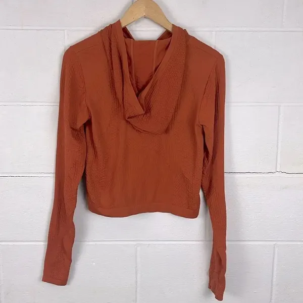 Athleta women’s flurry seamless cropped burnt orange hoodie - Image 5