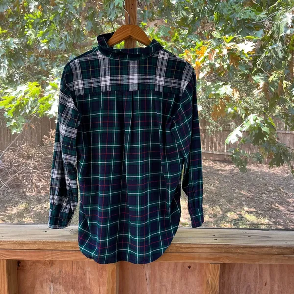 Gap Women's Flannel Big Shirt Green & Blue Cocktail Plaid Size S - Image 2