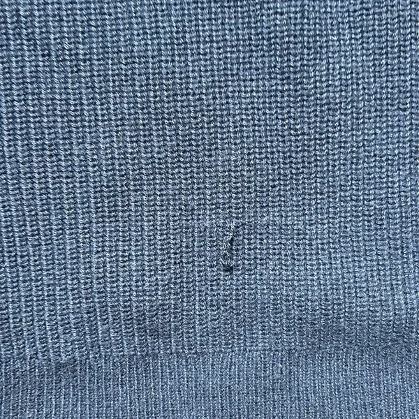 Gap Navy Sweater - Image 4