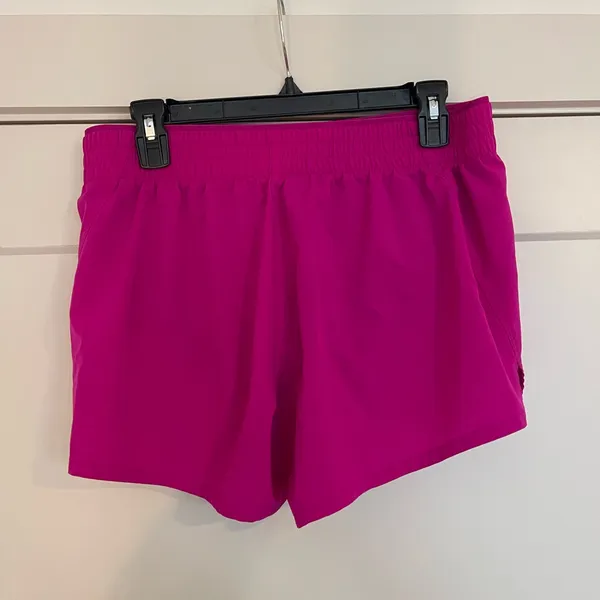 GAP Women's Fuchsia Athletic Shorts - Image 2