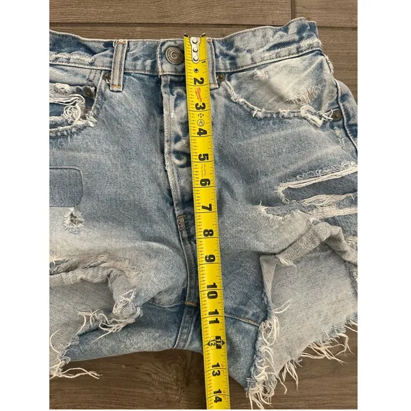Moussy Vintage denim shorts feature a light blue wash distressed size 25 - Image 6