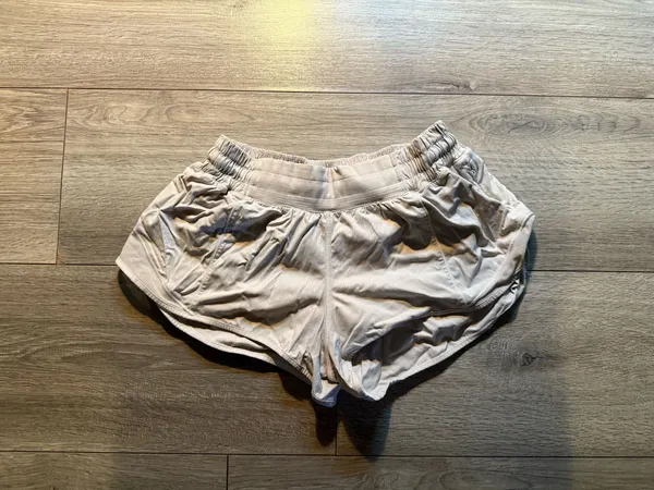 Lululemon Hotty Hot 2.5" Shorts - Image 2