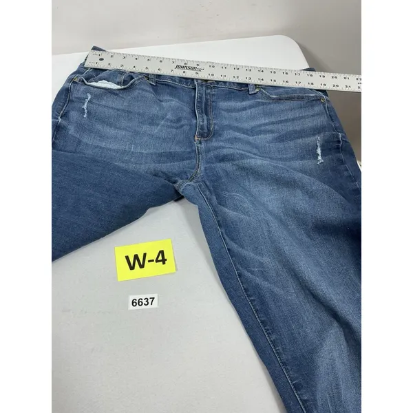 Womans Sonoma Distressed Blue Jeans 18 R Skinny Excellent Condition - Image 5
