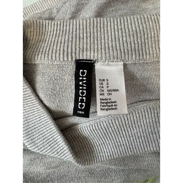 H&M gray sweater size small - Image 5