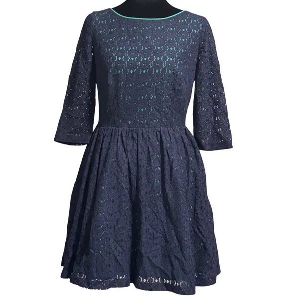 Lilly Pulitzer Navy Blue Green Lace Fit Flare Dress 3/4 Sleeve Keyhole Back 6 - Image 2