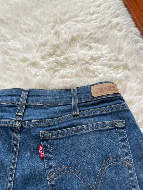 Levi High Rise Denim Shorts - Image 4