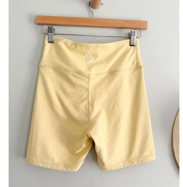 LAHANA Active | Archer Biker Short in Butter Yellow | Sz S - Image 4