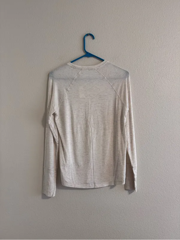 NWT Aerie Lightweight Cream Long-Sleeve Women's Top - Image 3