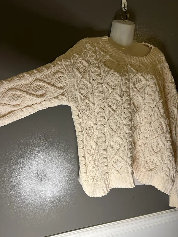 POL Sweater Womens Medium White Cable Knit Crew Neck Heavyweight Pullover Cozy - Image 4