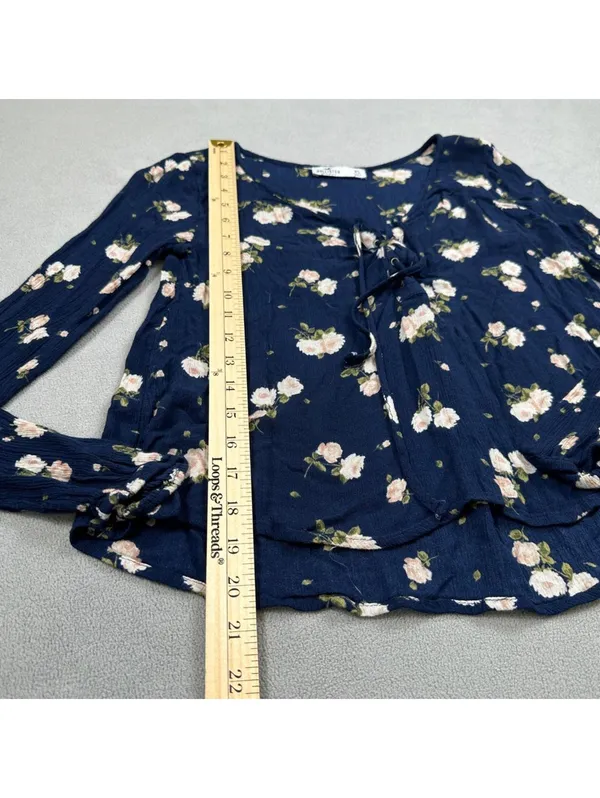 Hollister Women Navy Floral Lace-Up Long Sleeve Babydoll Blouse XS Boho - Image 4