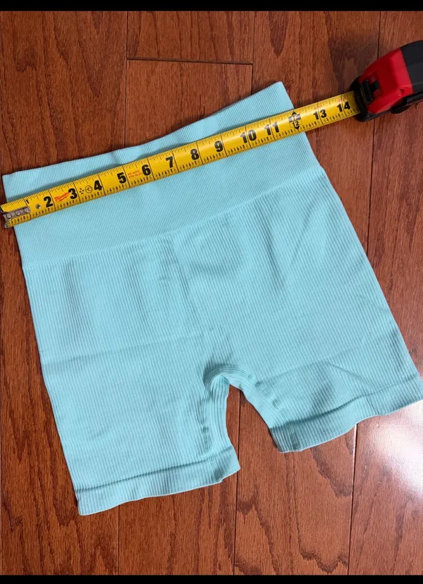 sicoozoe Baby Blue High Waist Tummy Control Yoga Shorts- size Medium - Image 4