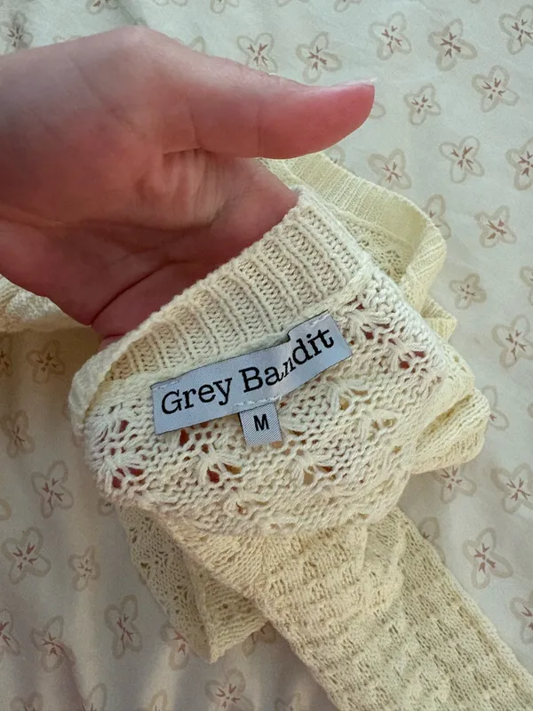 Grey Bandit Sweater - Image 3