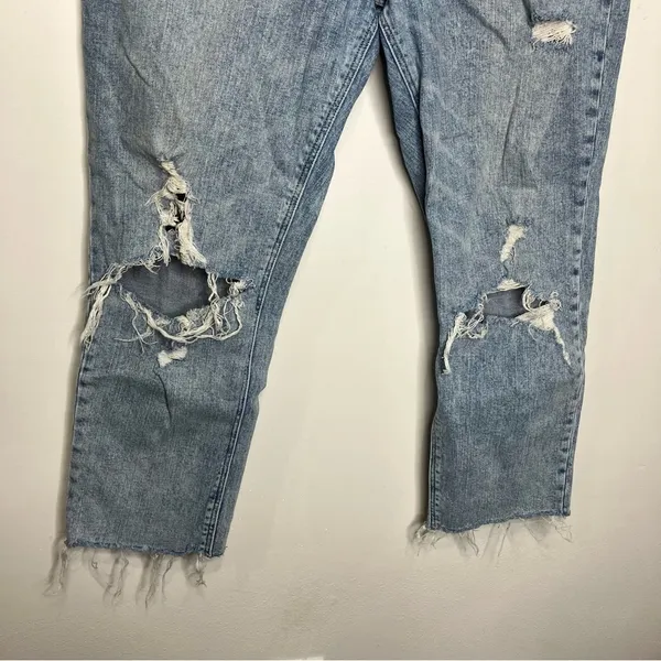 Old navy boyfriend mid rise Jeans distressed destroyed acid Wash size 12‎ - Image 2