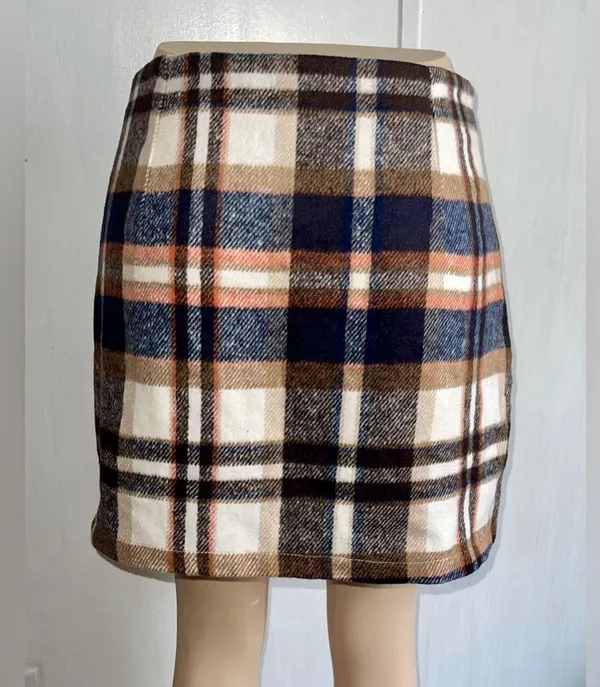 Plaid Academia Mini Skirt - Image 2