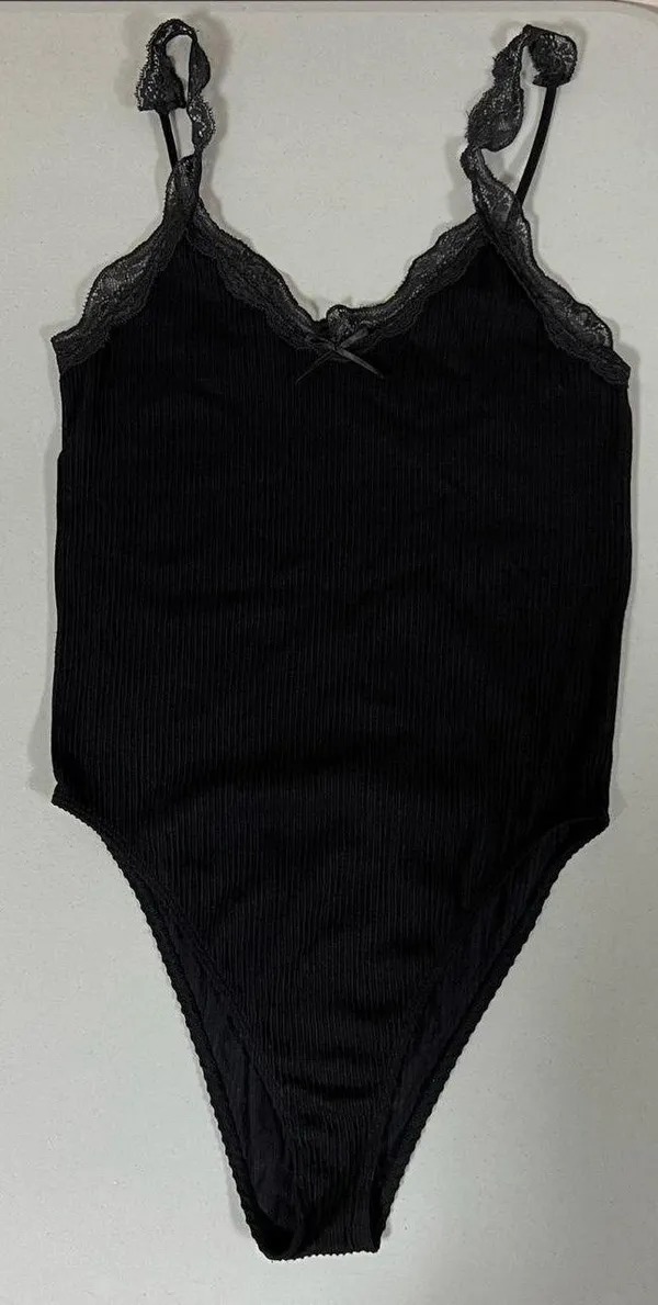 Black Solid Lace-Trim Seamless Cami Tank Top Sleeveless Bodysuit Onesie Shirt Size M 🖤 - Image 2