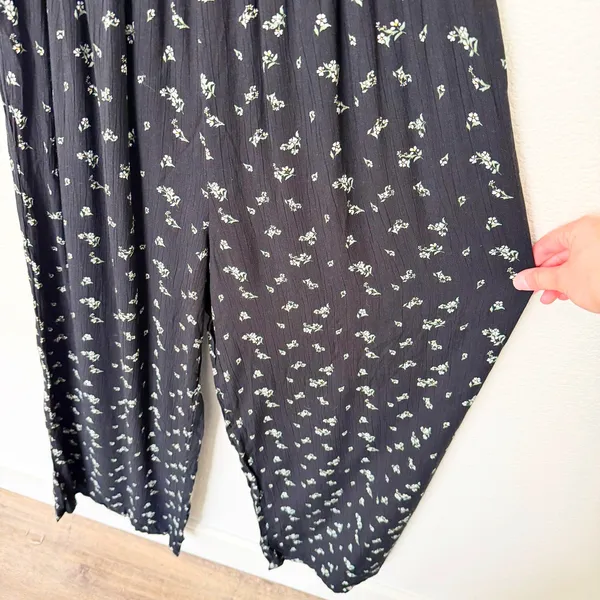 [Justify] Black Puff Sleeve Smocked Floral Print Wide Leg Jumpsuit NWT Sz Large - Image 10