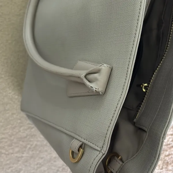 Dagne Dover Sleek Gray Laptop Bag - Image 8