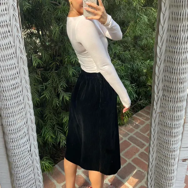 Anthropologie Vintage classy Black velvet ribbed midi skirt waist sz 26 - Image 2