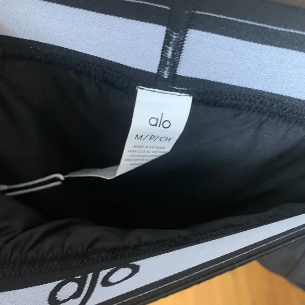 ALO YOGA Black Athletic Shorts, Size M - Image 6