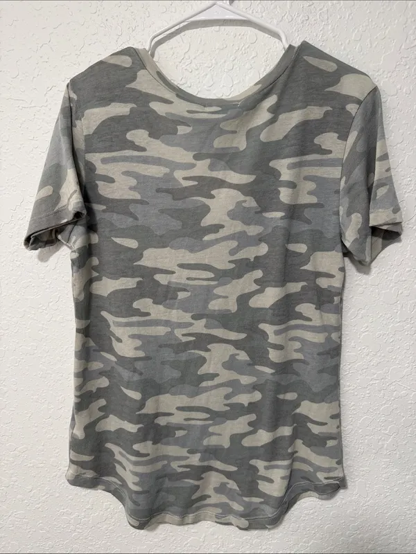 Z SUPPLY Soft Camo Womens T-Shirt Size Medium - Image 2