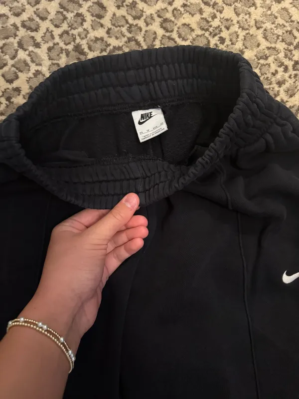 Women’s Nike Sweatpants - Image 4