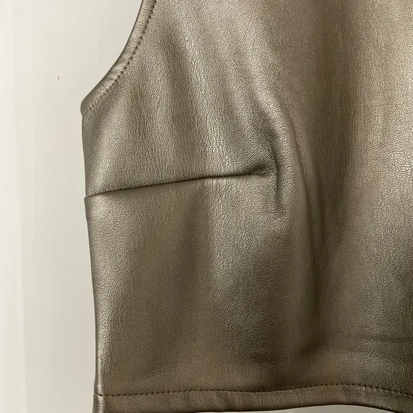 Kirious Faux Leather‎ Sleeveless Crop Top Size Medium Taupe - Image 4