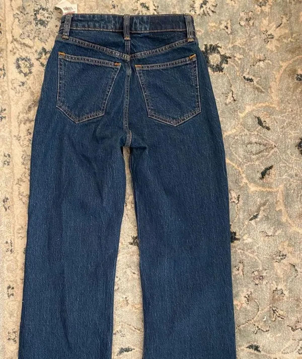 Abercrombie & Fitch Curve Love 90s Relaxed Jean - Image 4