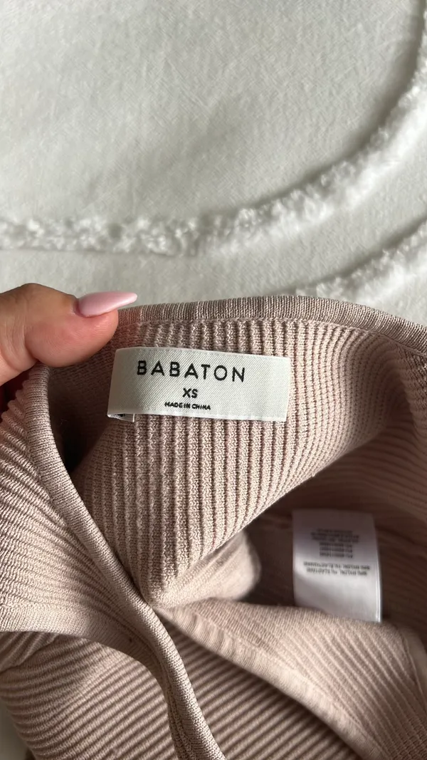 Aritzia Babaton Top - Image 2