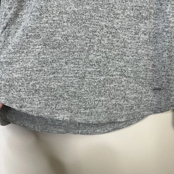 Abercrombie & Fitch Ribbed‎ Sleeve Curve Hem Heather Gray Crewneck Long Sleeve - Image 4