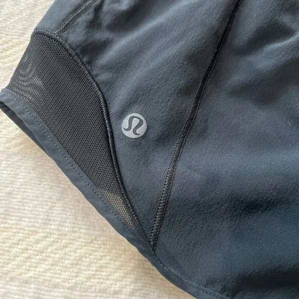 Lululemon Hotty Hot Low-Rise Lined Short 4" - Image 4
