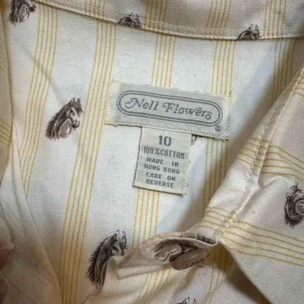 👚VTG Nell Flowers‎ Cream Striped Horse Print Button Up Shirt Size 10 ✨ - Image 4