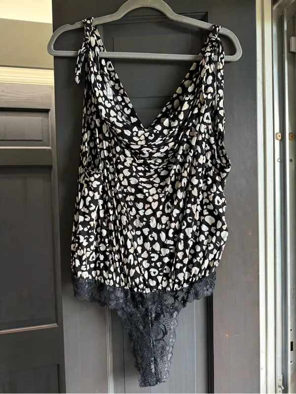 Free People Women's Bare it All Bodysuit Tank Size XL Black White Cream Layer - Image 2
