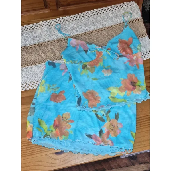 White-fox-boutique Women's Blue and Pink Vest - Image 2