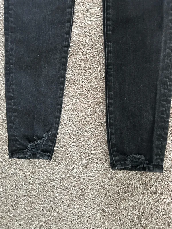 American Eagle Outfitters Black Skinny Jeans with Distressed Knees - Image 6