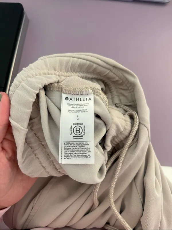 Athleta Seasoft Mid Rise Straight Crop - Image 6