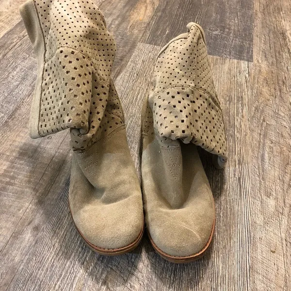 Tom’s boots‎ - Image 4